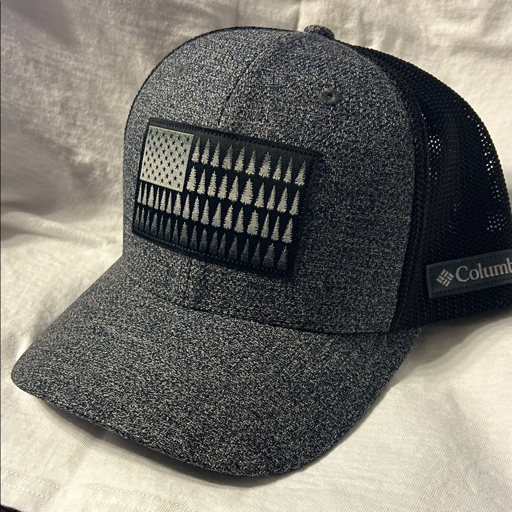Columbia Heathered Gray and Black Mesh Cap